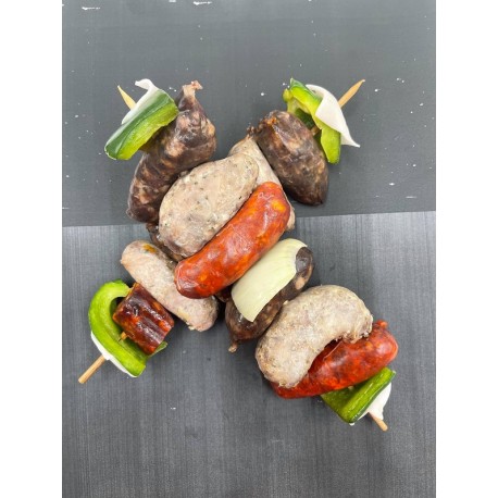 Brochette de cochonnailles.  18.30€/Kg